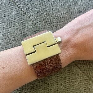 Leighelena Jigsaw Cuff, Bracelet. Brown leather, gold hardware